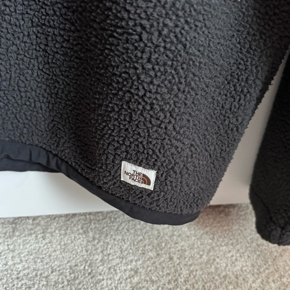 North Face Men’s Fleece Quarter-Zip Pullover - Picture 5 of 8